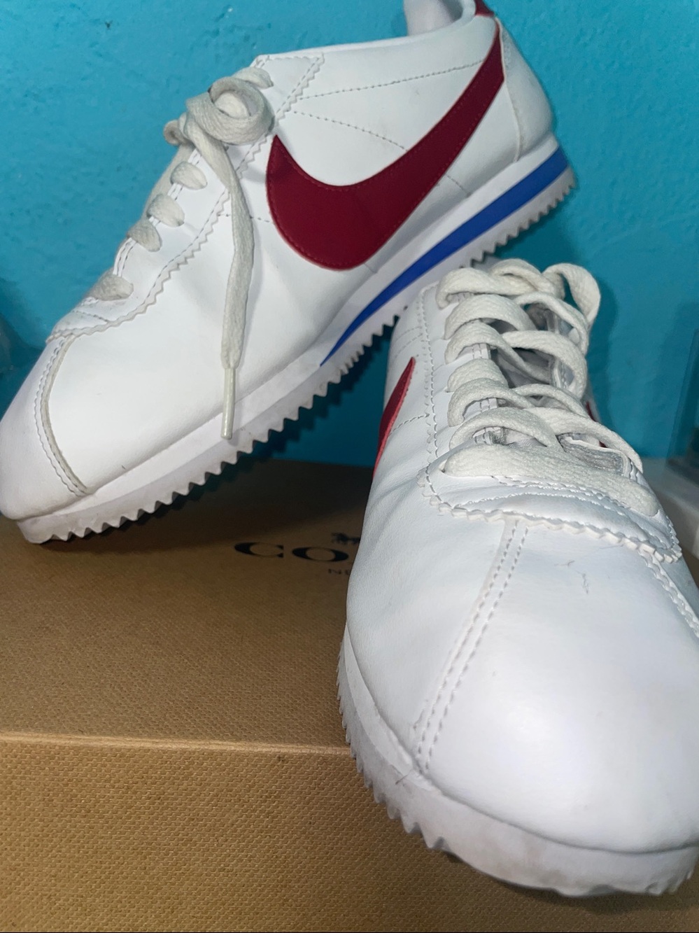 Nike Wmns Classic Cortez Leather 'White Red - Picture 3 of 4